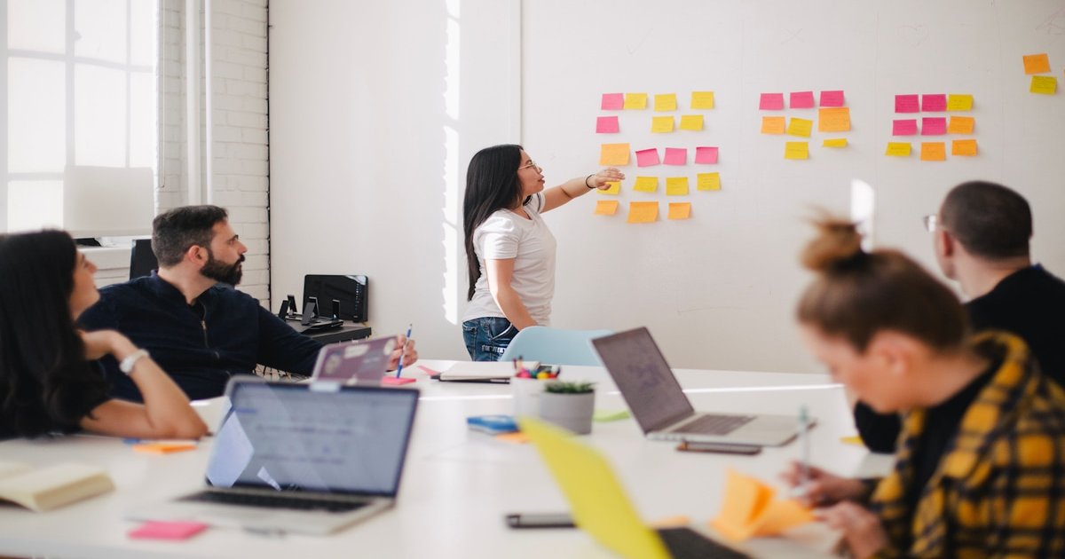 Arbeiten 4.0 und Führung 4.0: Die Erfolgsformel für die neue Arbeitswelt